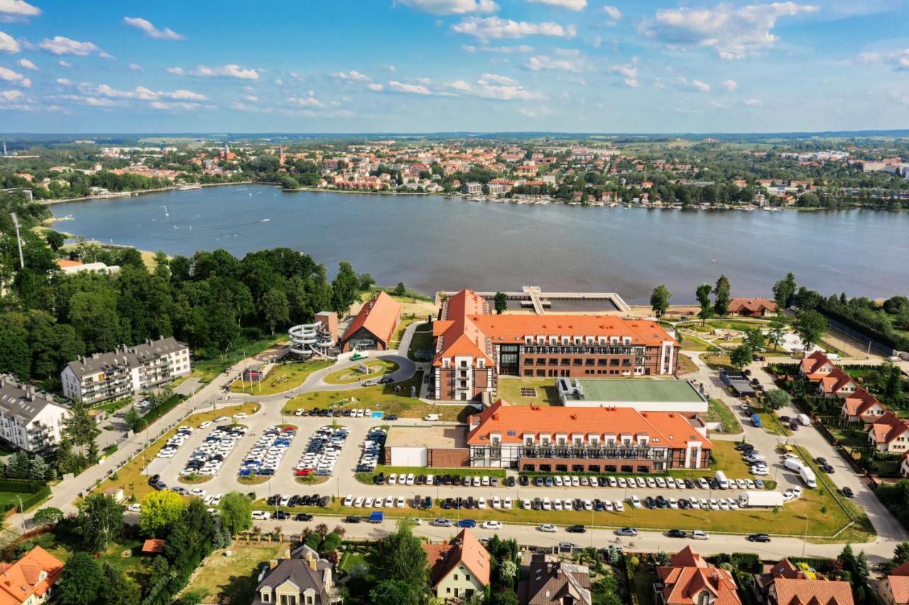 Radisson Blu Resort & Conference Center, Ostroda Mazury Bagian luar foto Aerial view of the town