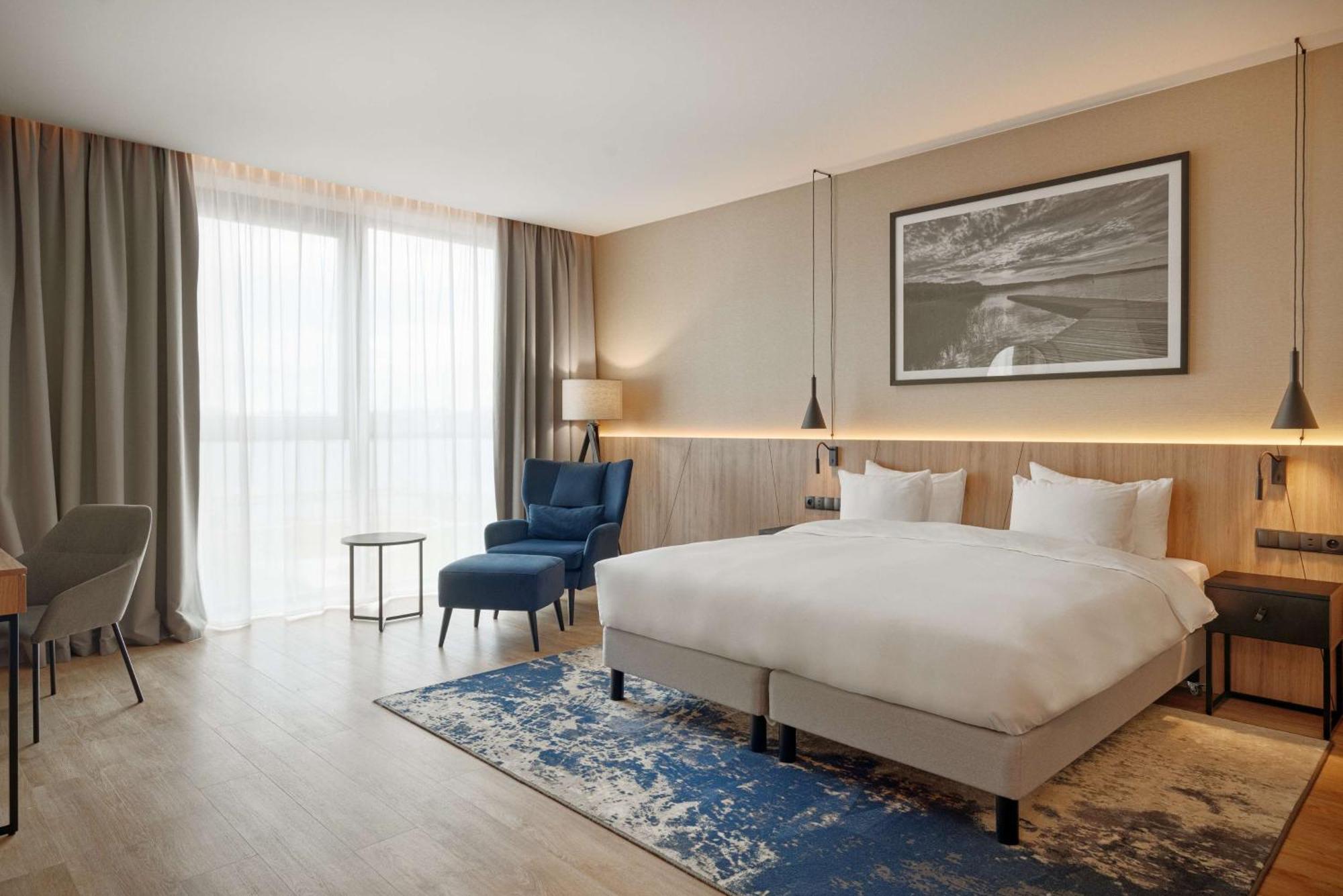 Radisson Blu Resort & Conference Center, Ostroda Mazury Bagian luar foto A room at the hotel
