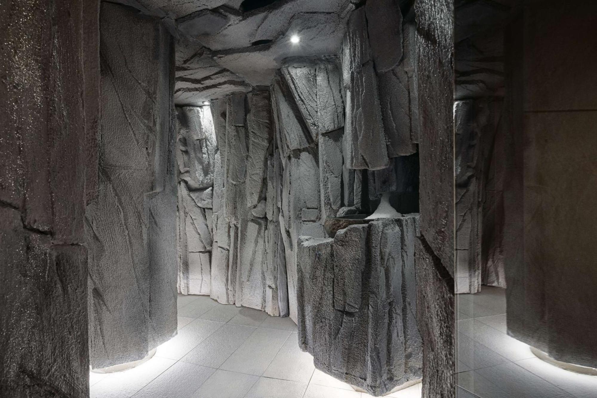 Radisson Blu Resort & Conference Center, Ostroda Mazury Bagian luar foto The interior of the temple