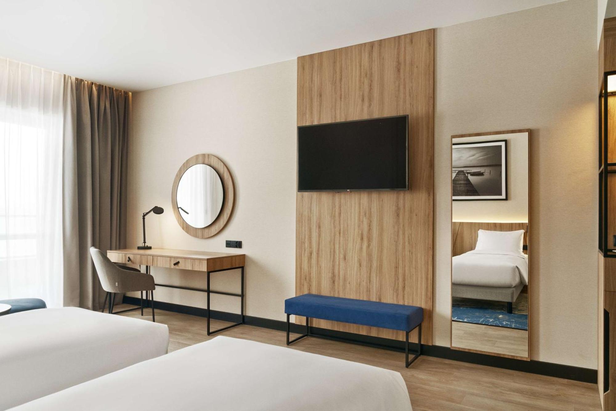 Radisson Blu Resort & Conference Center, Ostroda Mazury Bagian luar foto A room at the hotel