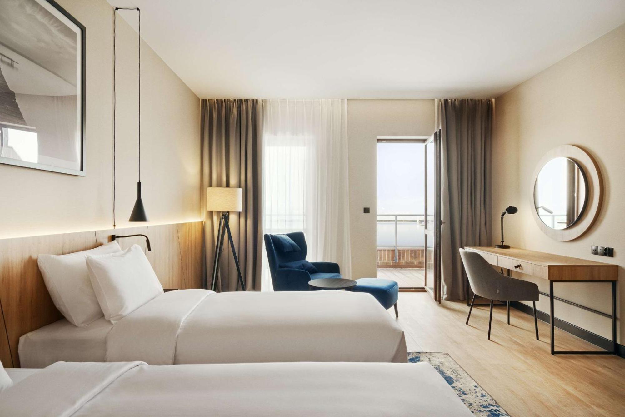 Radisson Blu Resort & Conference Center, Ostroda Mazury Bagian luar foto A guest room at the hotel