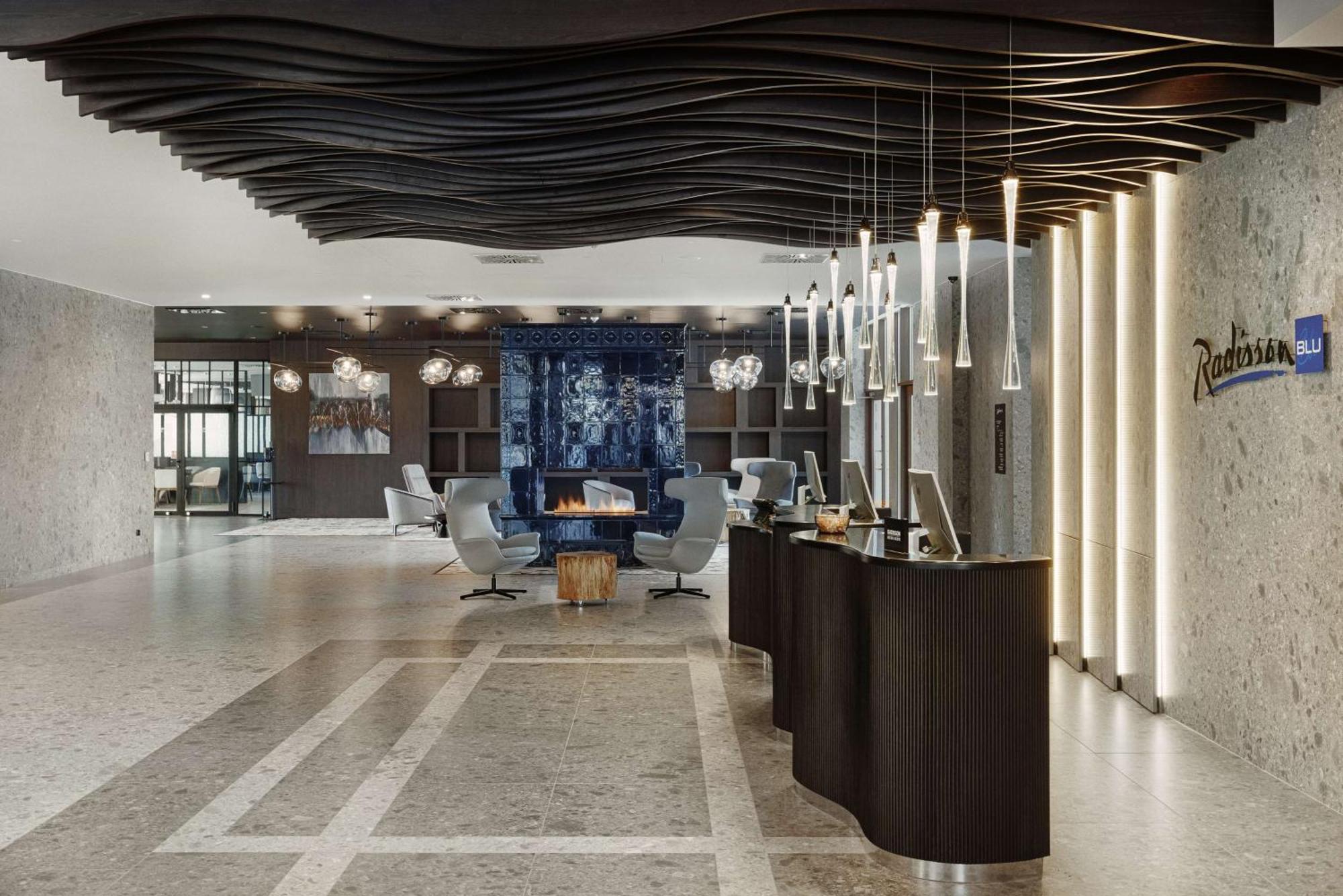 Radisson Blu Resort & Conference Center, Ostroda Mazury Bagian luar foto The lobby of Radisson Blu Hotel, Belgrade