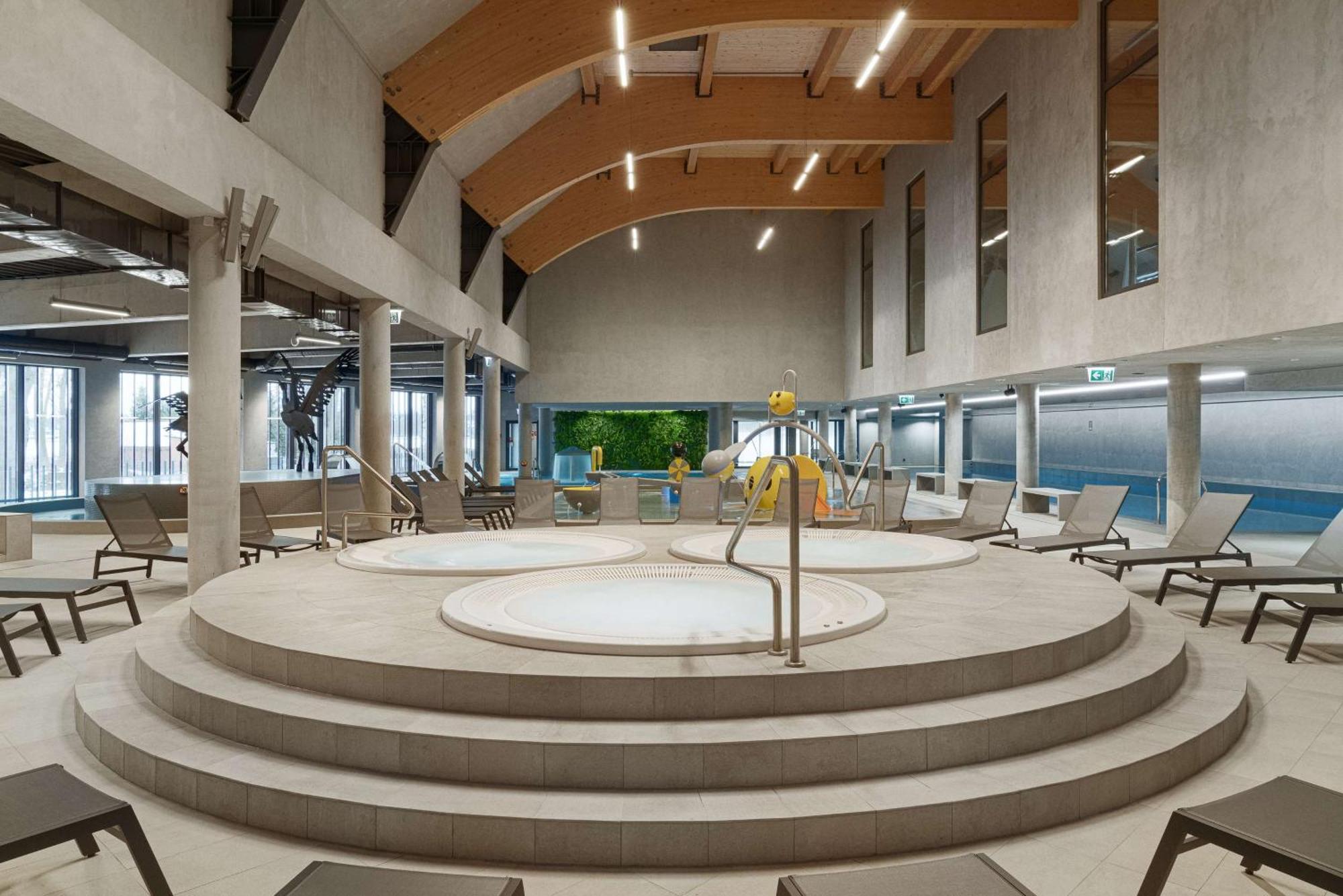 Radisson Blu Resort & Conference Center, Ostroda Mazury Bagian luar foto The spa at the Hotel