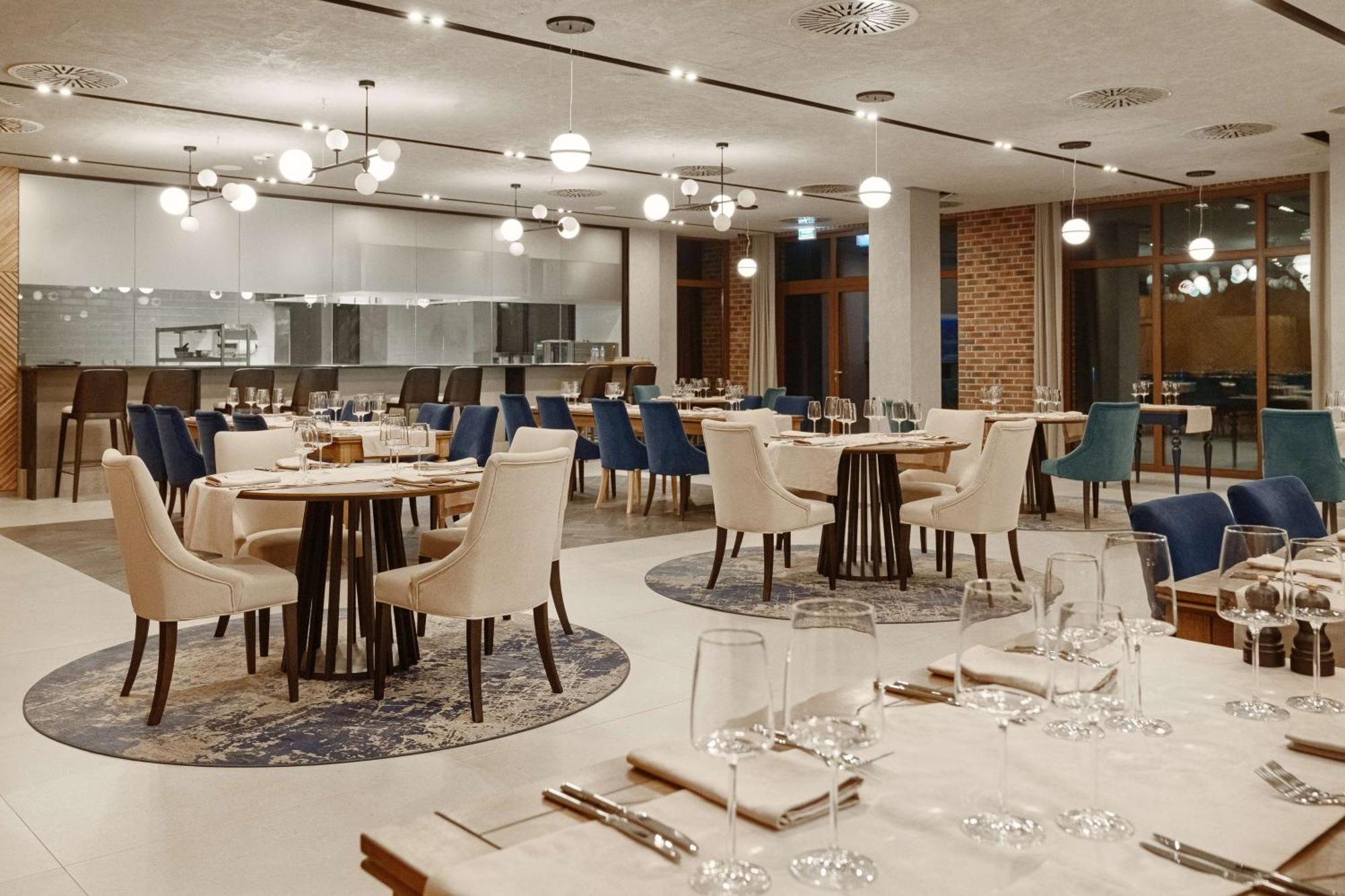 Radisson Blu Resort & Conference Center, Ostroda Mazury Bagian luar foto Restaurant